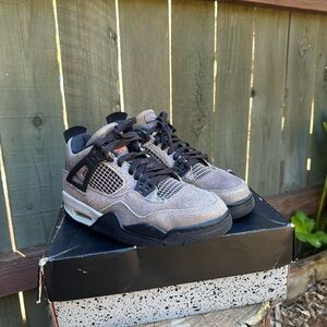Nike Kids Sneakers in Gray and Black